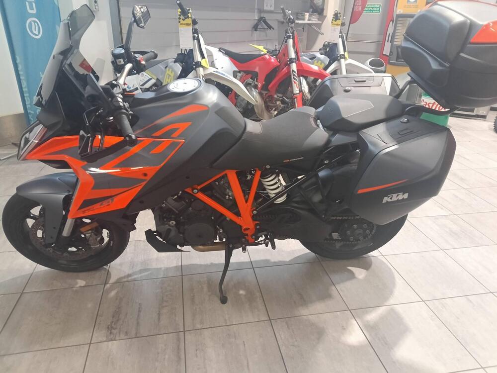 KTM 1290 Super Duke GT (2022 - 25) (2)