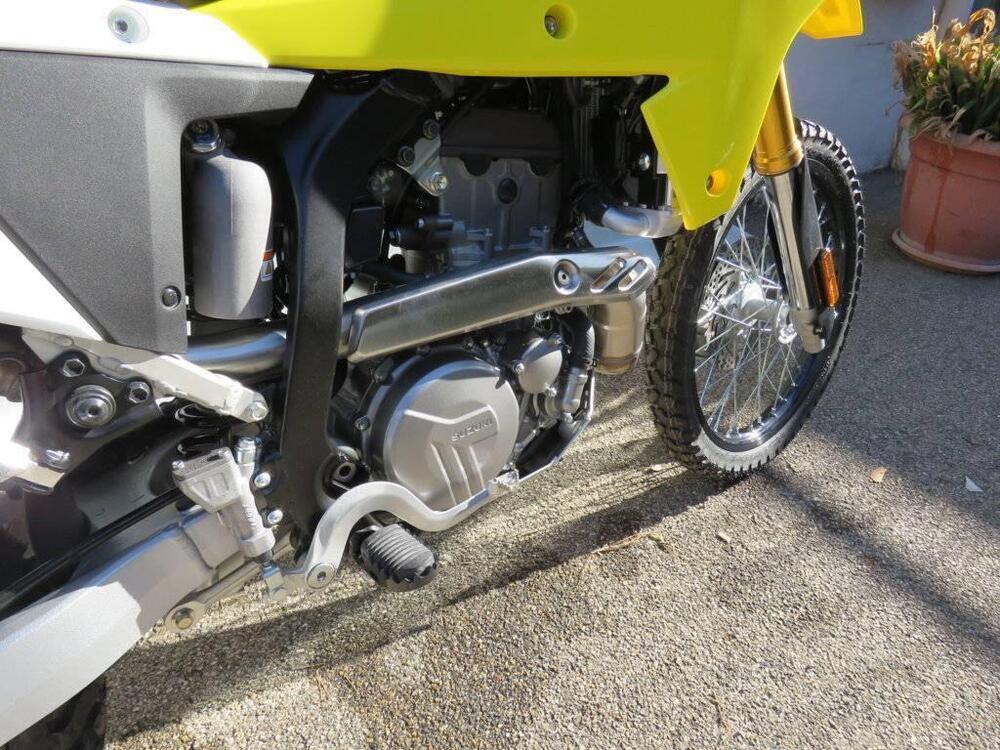 Suzuki DR-Z4S (2025 - 26) (11)