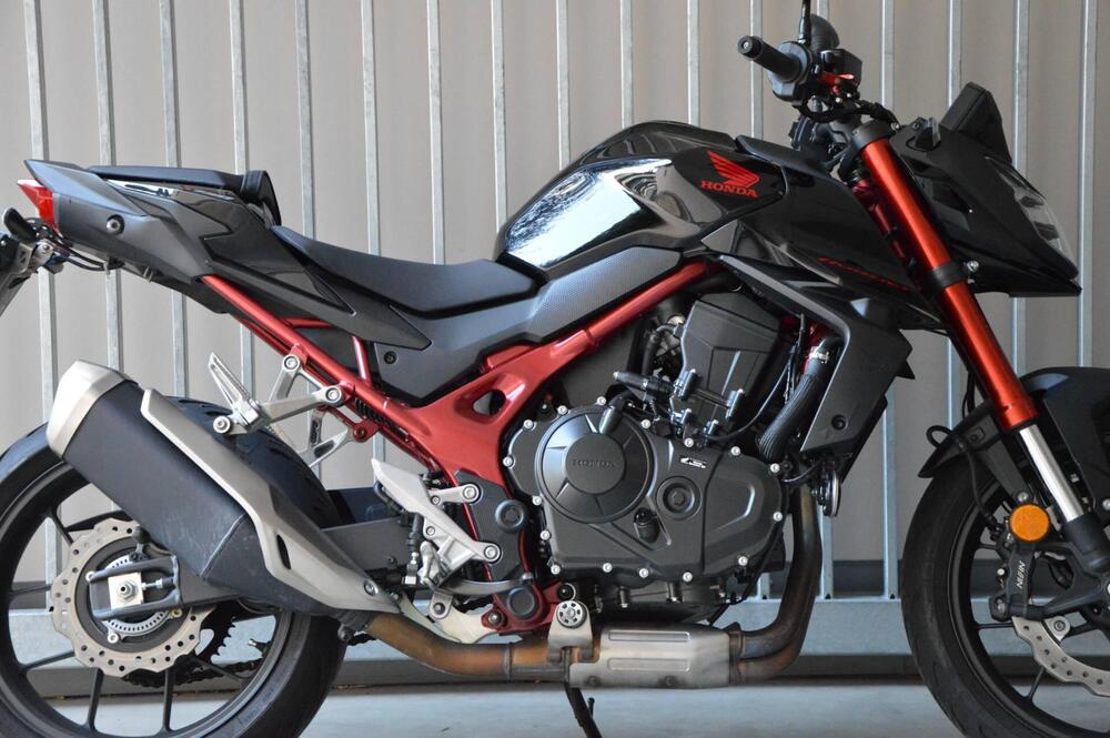 Honda CB 750 Hornet (2023 - 24) (4)