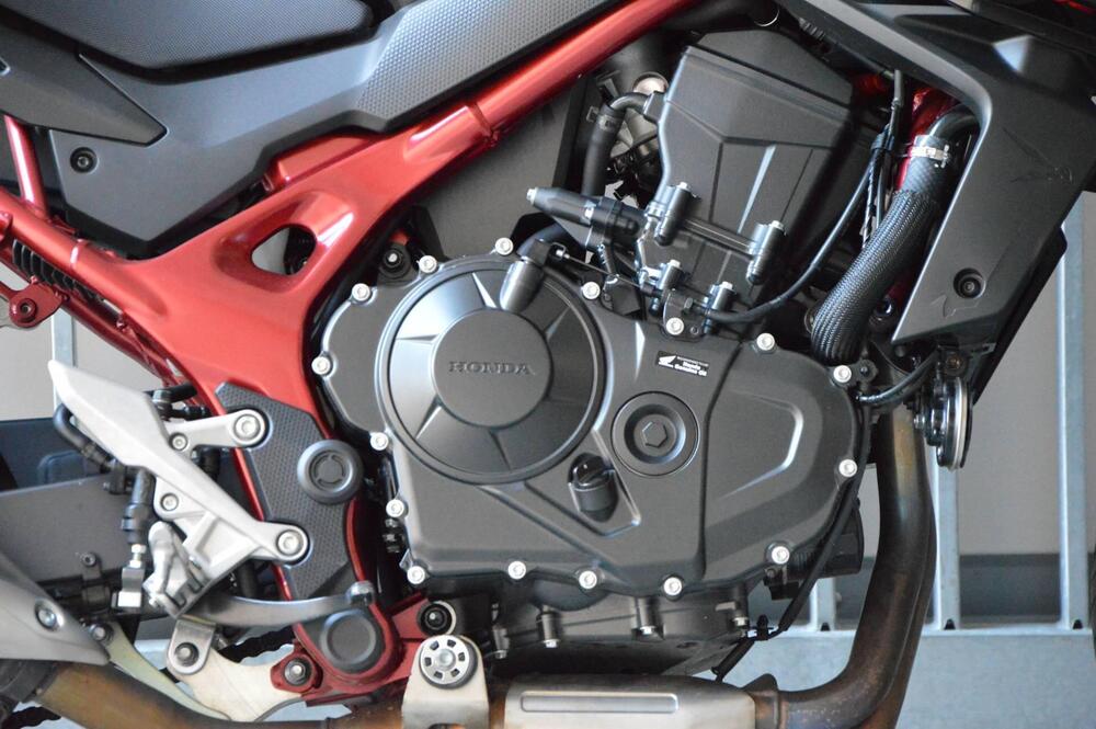 Honda CB 750 Hornet (2023 - 24) (5)