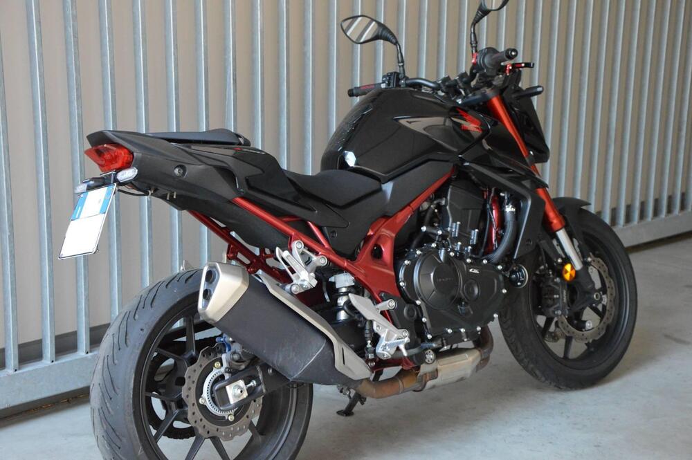 Honda CB 750 Hornet (2023 - 24) (12)