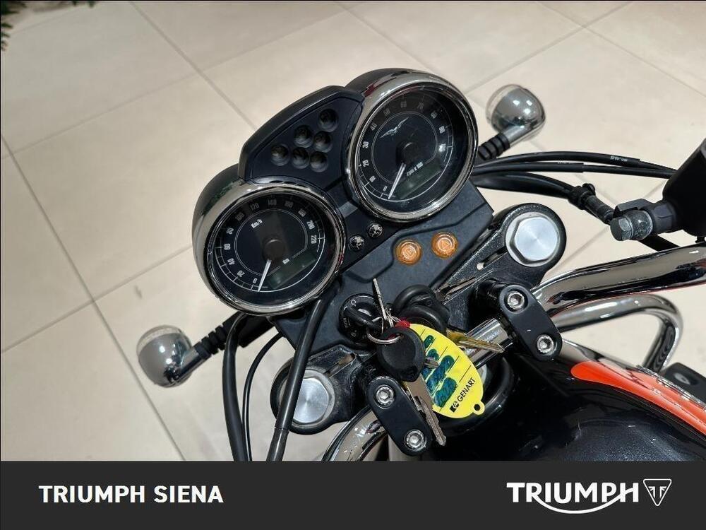 Moto Guzzi V7 II Special (2015 - 17) (10)