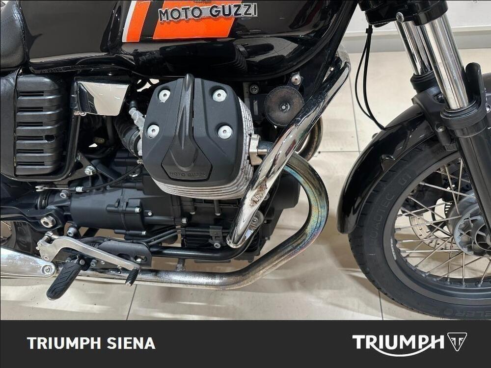 Moto Guzzi V7 II Special (2015 - 17) (4)