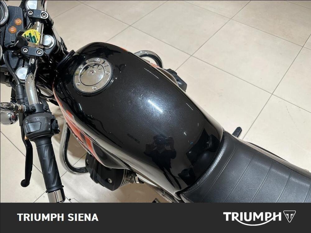 Moto Guzzi V7 II Special (2015 - 17) (11)