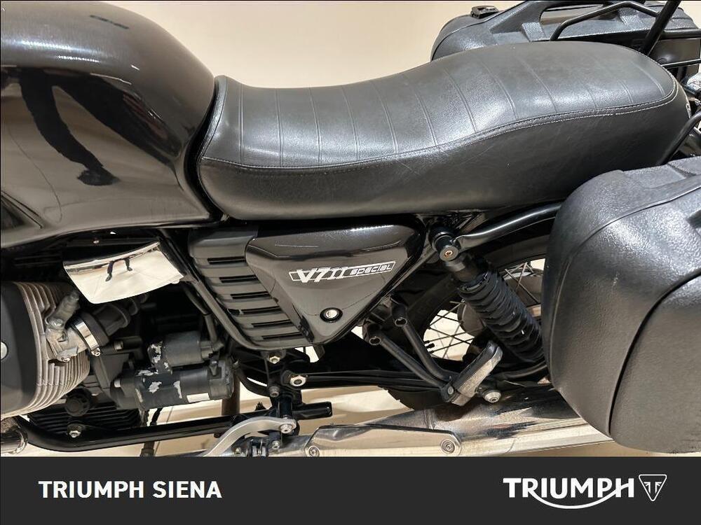 Moto Guzzi V7 II Special (2015 - 17) (14)