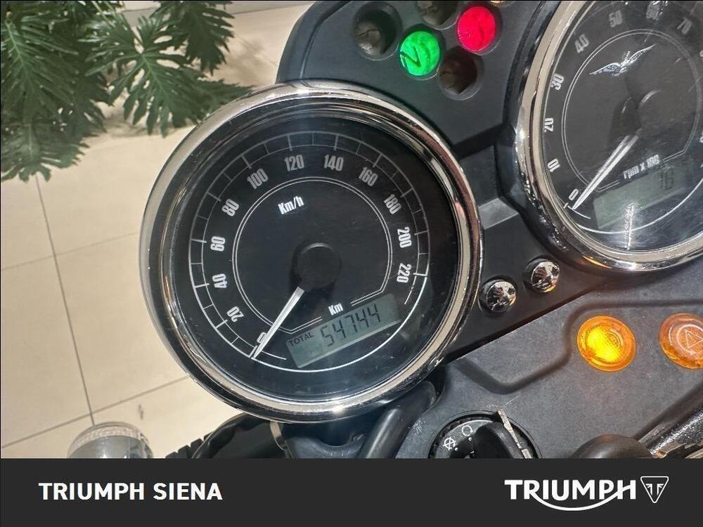 Moto Guzzi V7 II Special (2015 - 17) (9)