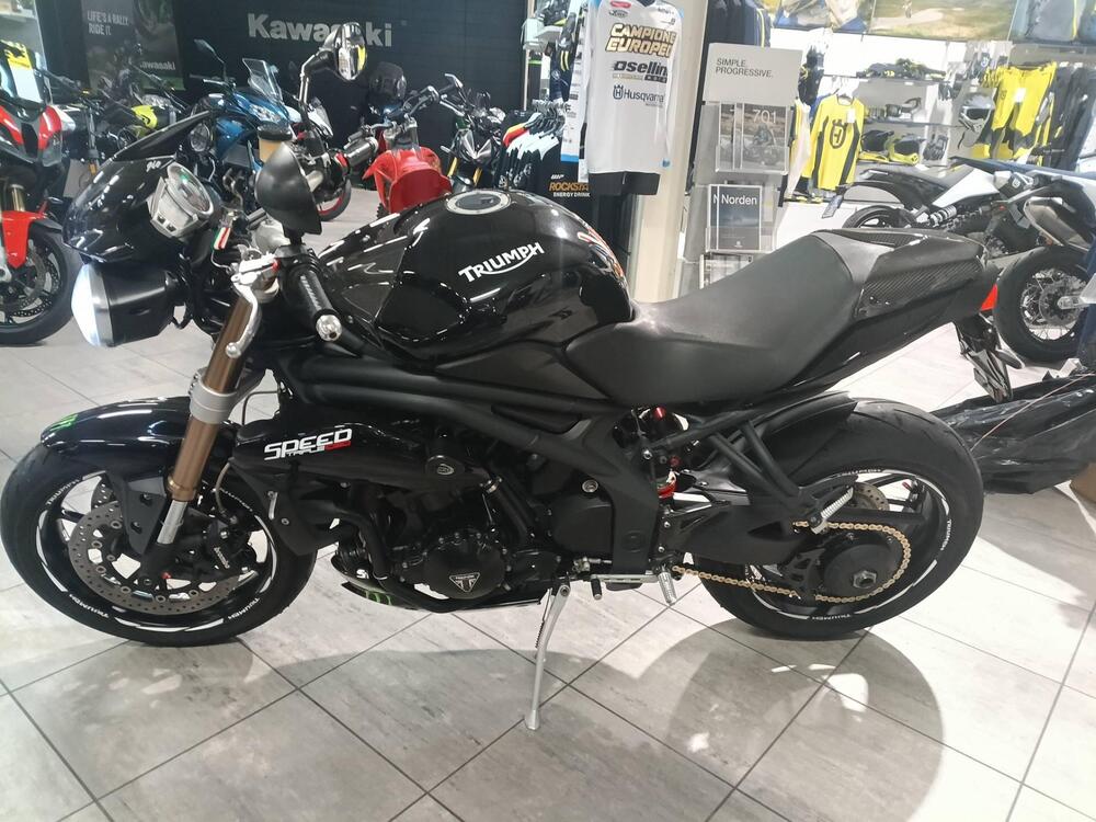 Triumph Speed Triple 1050 (2011 - 13) (2)