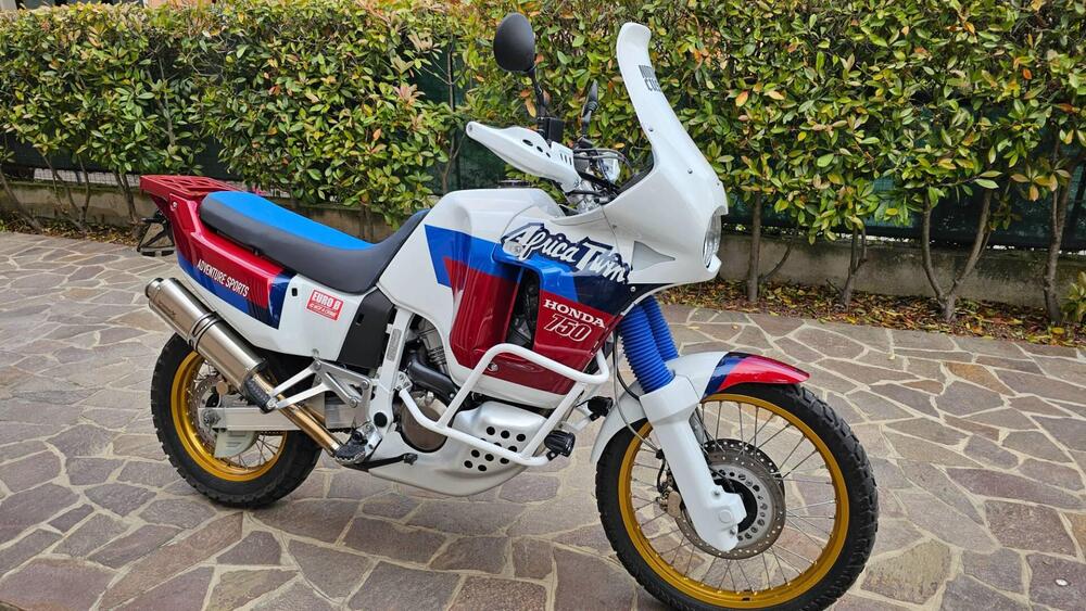 Honda AFRICA TWIN RD04 XRV 750 (6)