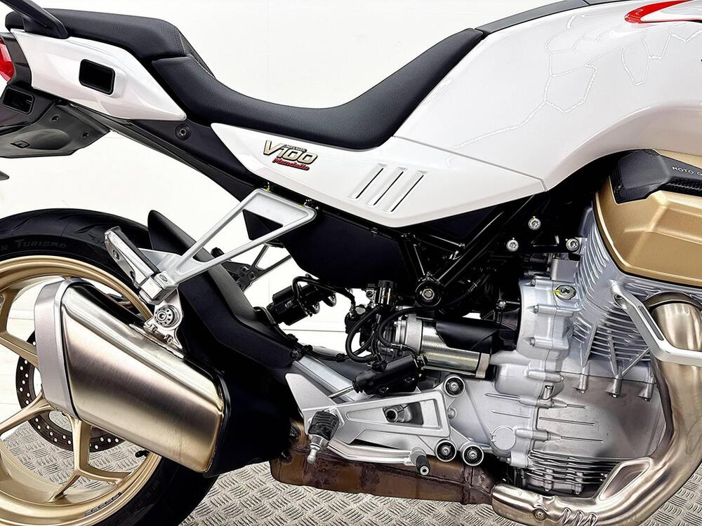 Moto Guzzi V100 Mandello (2022 - 24) (7)