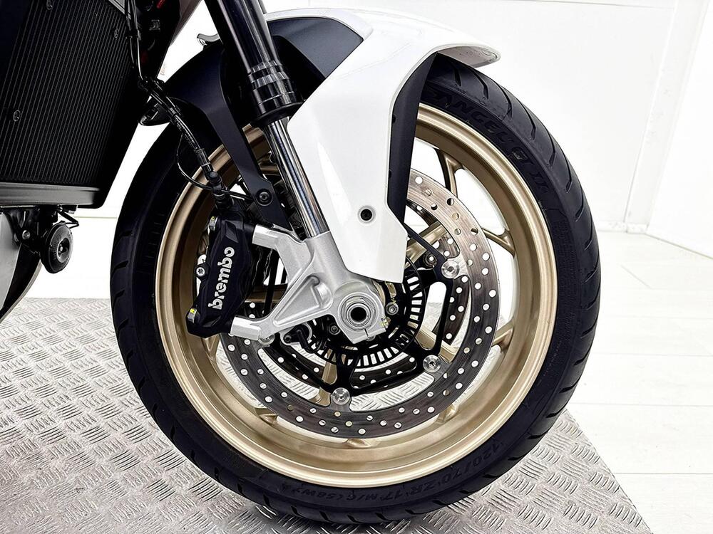 Moto Guzzi V100 Mandello (2022 - 24) (13)