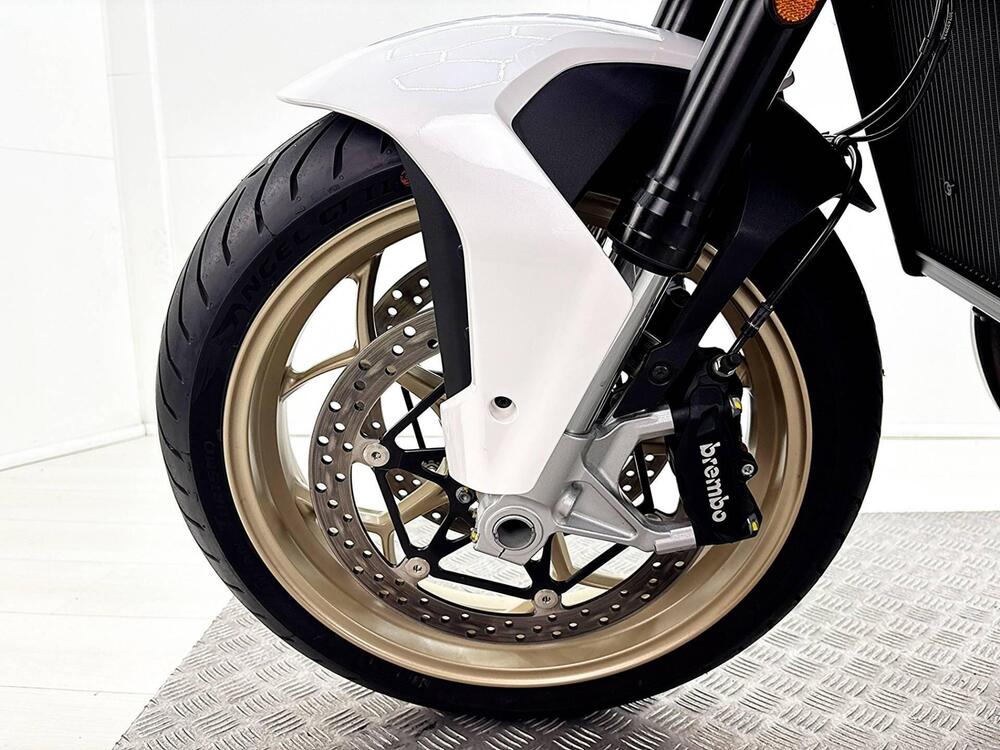 Moto Guzzi V100 Mandello (2022 - 24) (14)