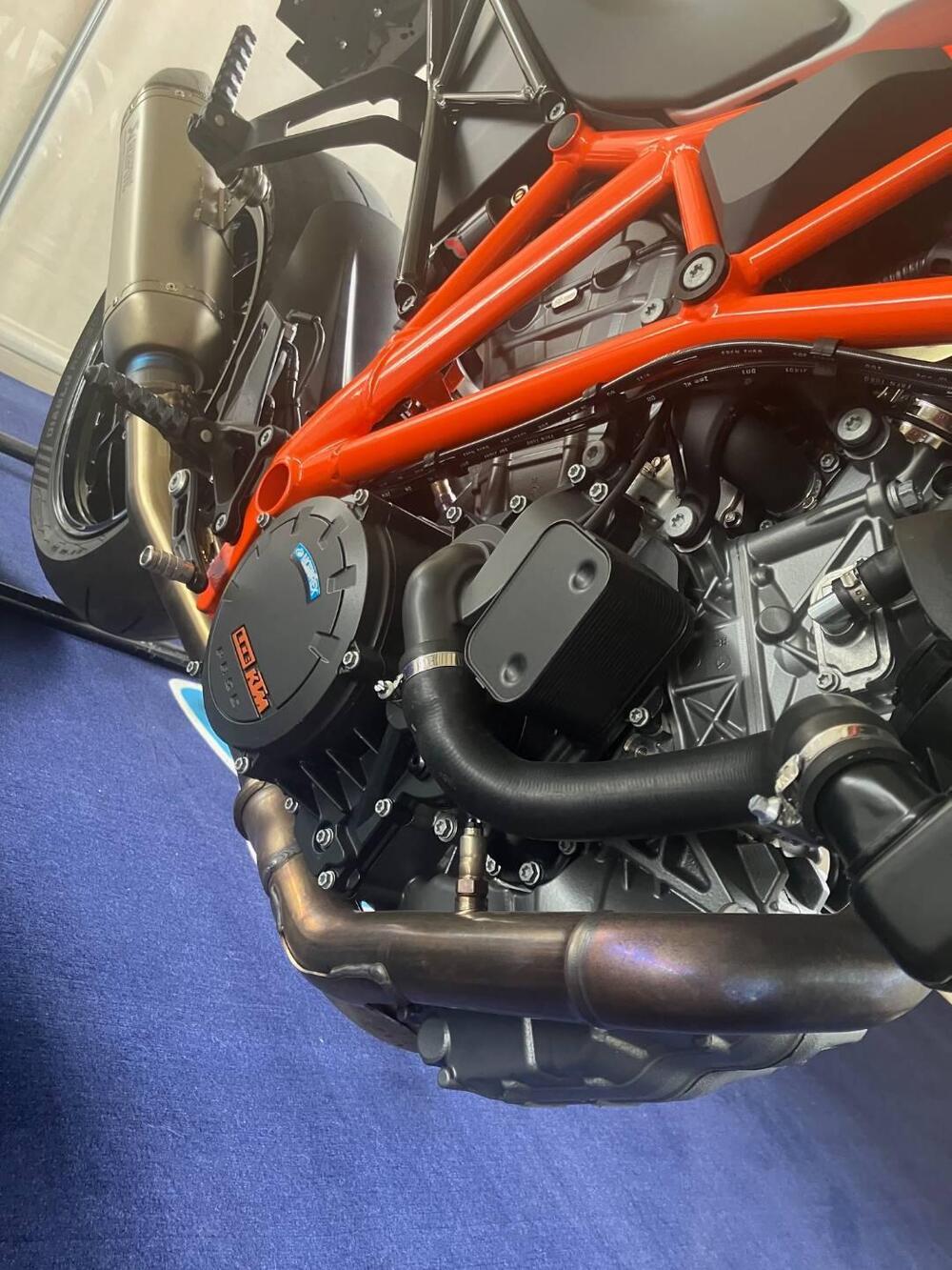 KTM 1290 Super Duke RR (2021) (4)