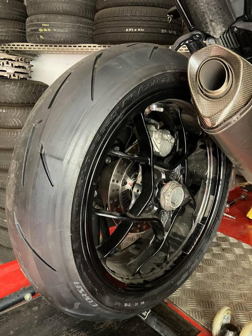 KTM 1290 Super Duke RR (2021) (5)