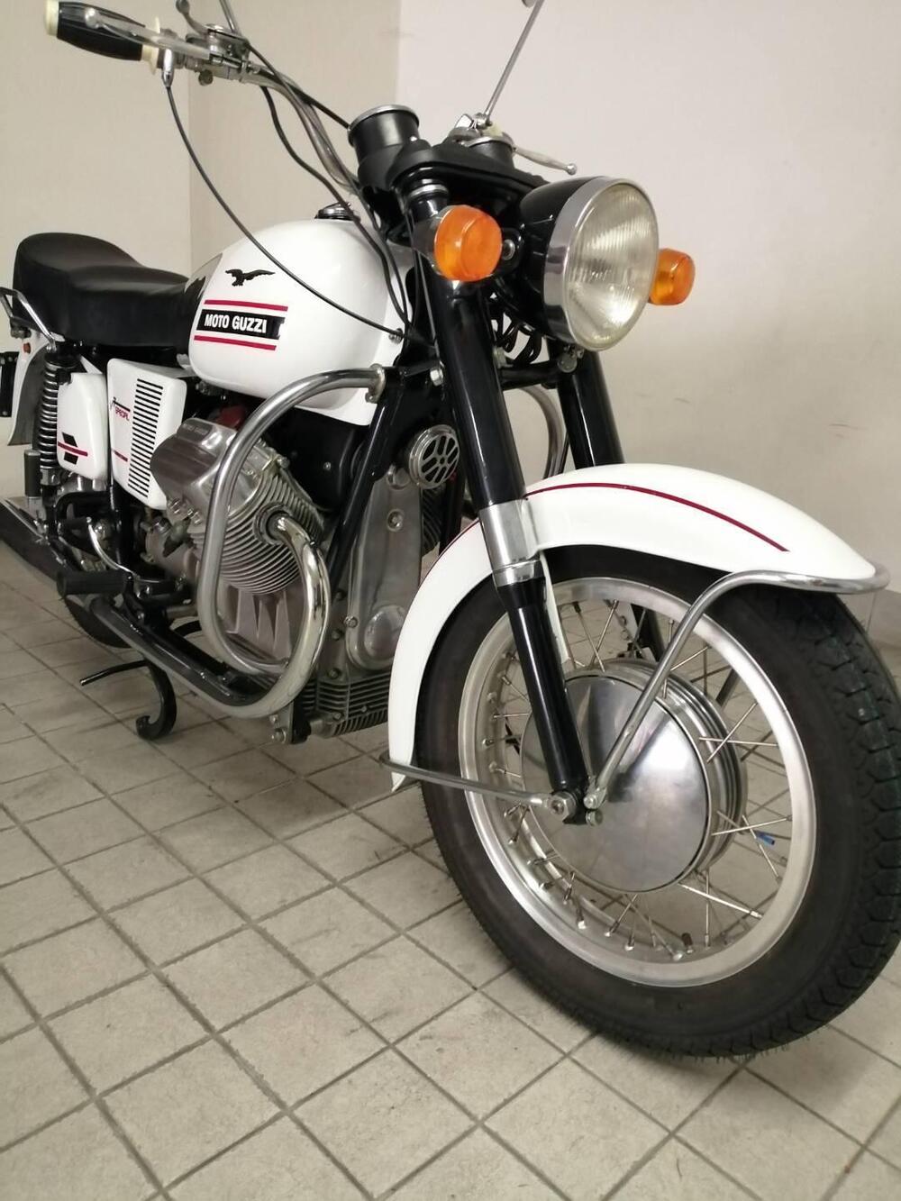 Moto Guzzi V 7 Special (3)