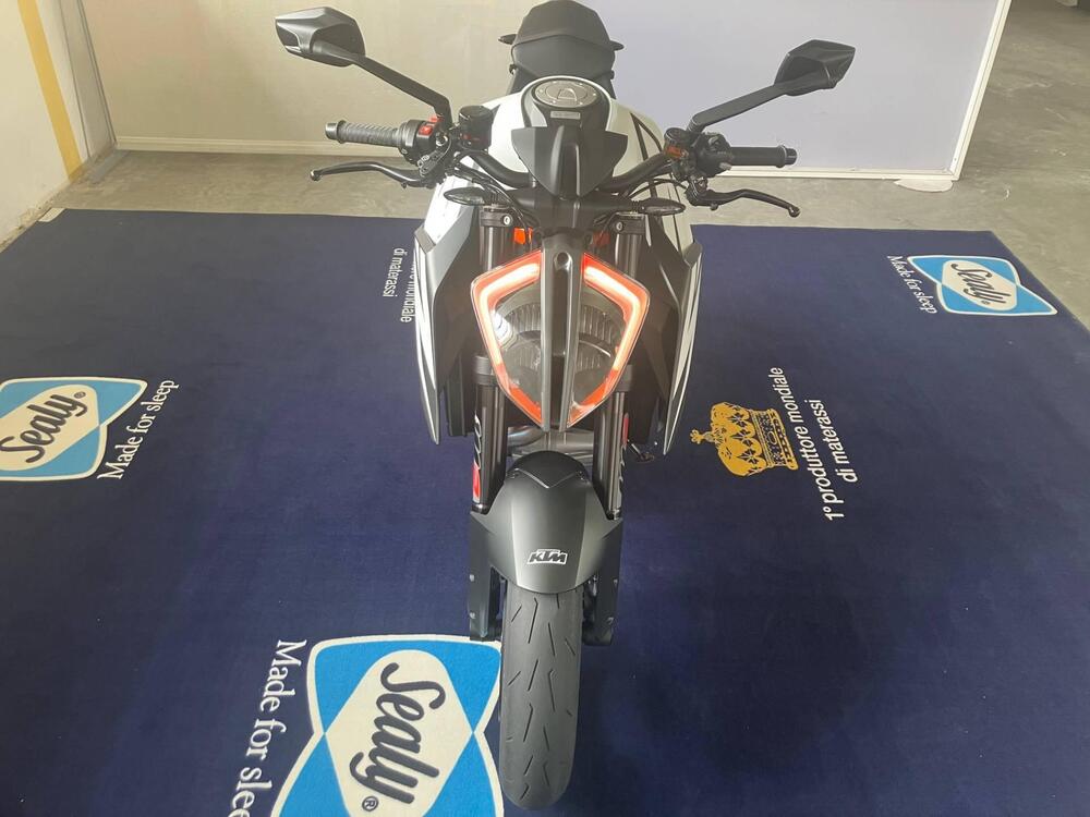 KTM 1290 Super Duke RR (2021) (7)