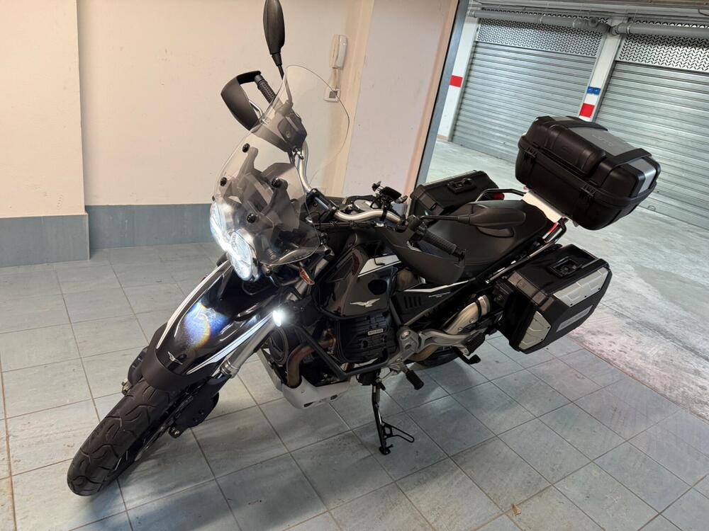 Moto Guzzi V85 TT Guardia d'Onore (2022 - 23) (10)