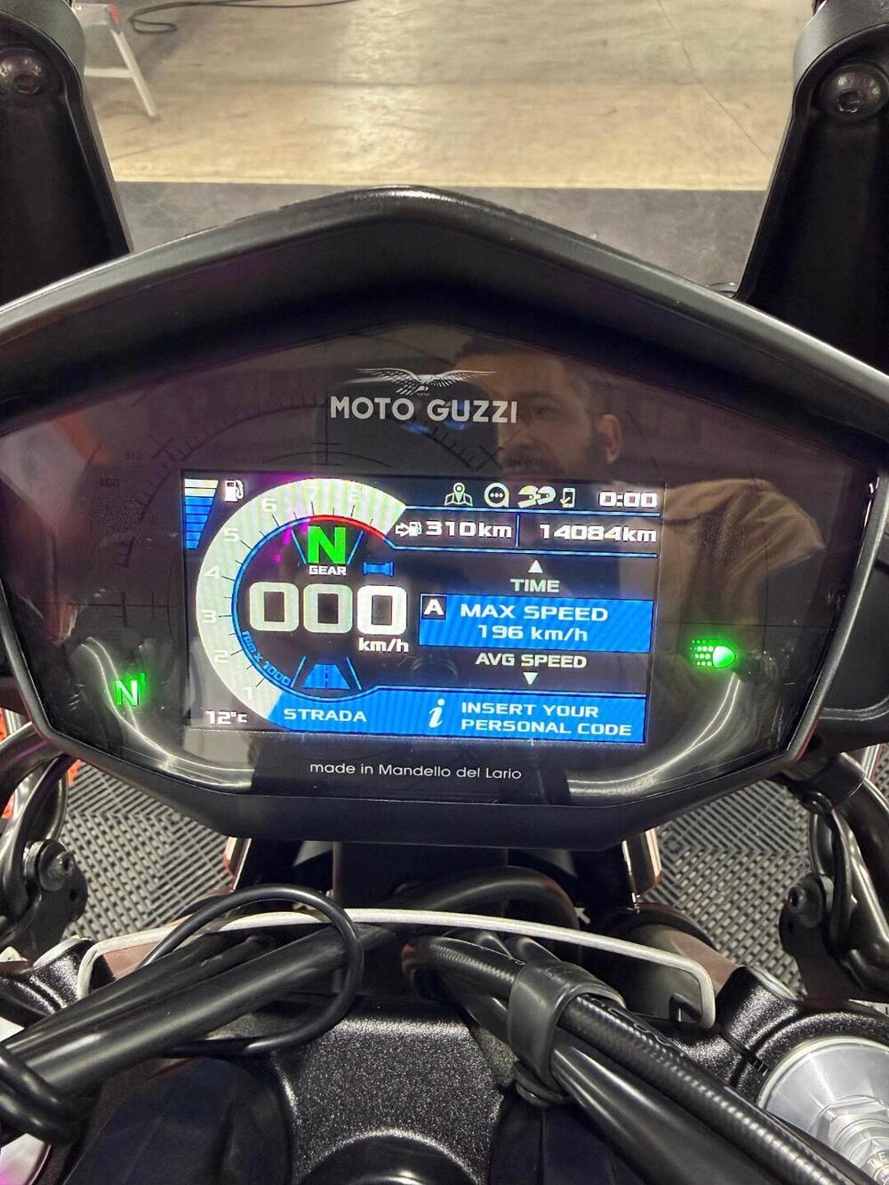 Moto Guzzi V85 TT Guardia d'Onore (2022 - 23) (12)