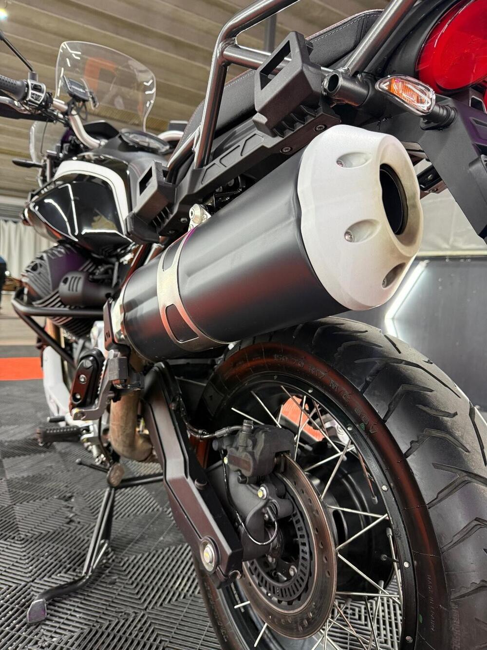 Moto Guzzi V85 TT Guardia d'Onore (2022 - 23) (4)