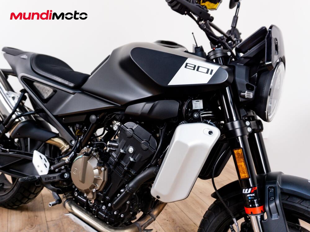 Husqvarna Svartpilen 801 (2024 - 26) (5)