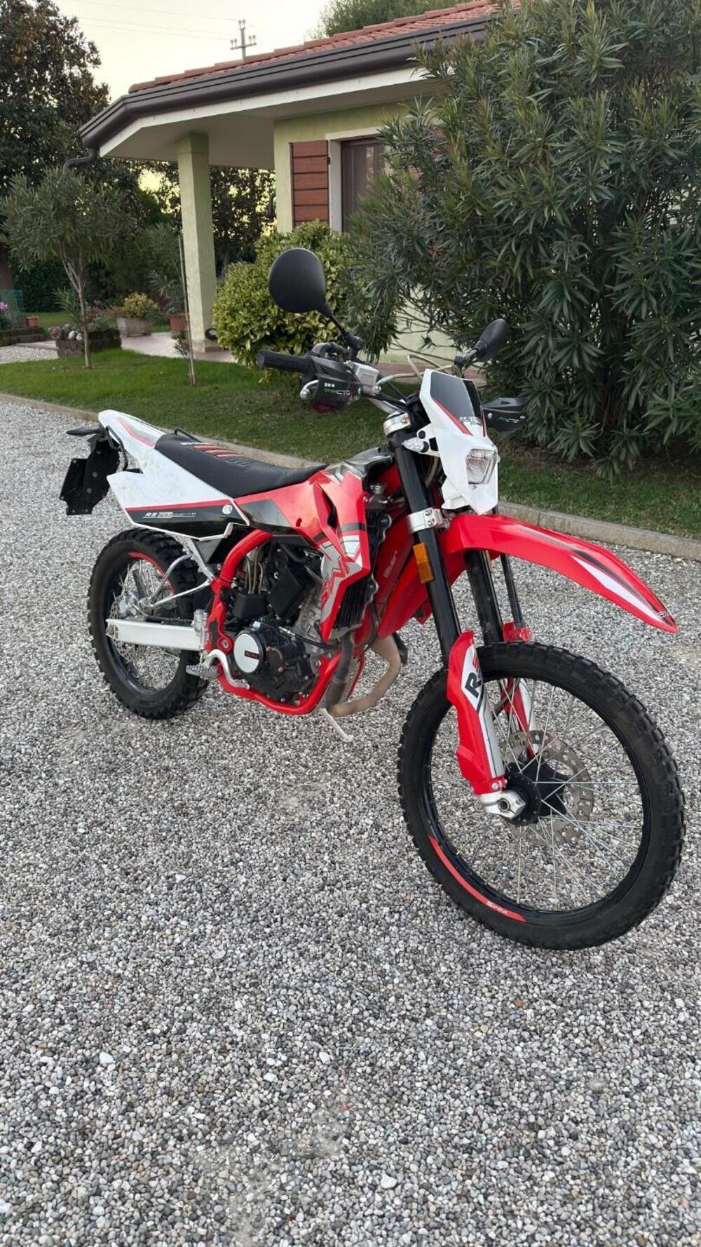 Swm RS 125 R (2021 - 23) (3)