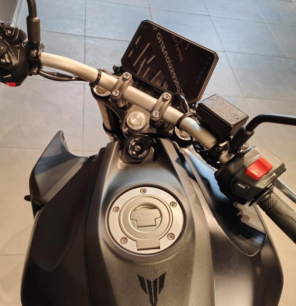 Yamaha MT-07 Y-AMT (2025 - 26) (2)