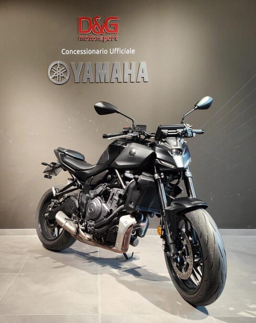 Yamaha MT-07 Y-AMT (2025 - 26) (4)