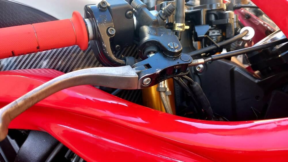 Yamaha YZF R6 (2006 - 07) (9)