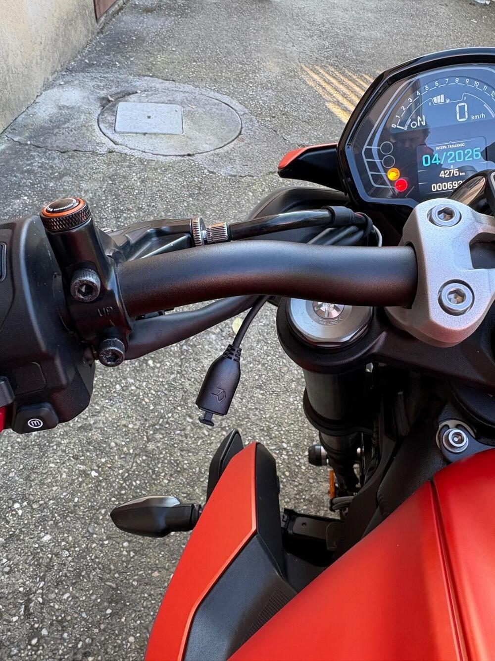 Triumph Street Triple 765 R (2023 - 26) (7)