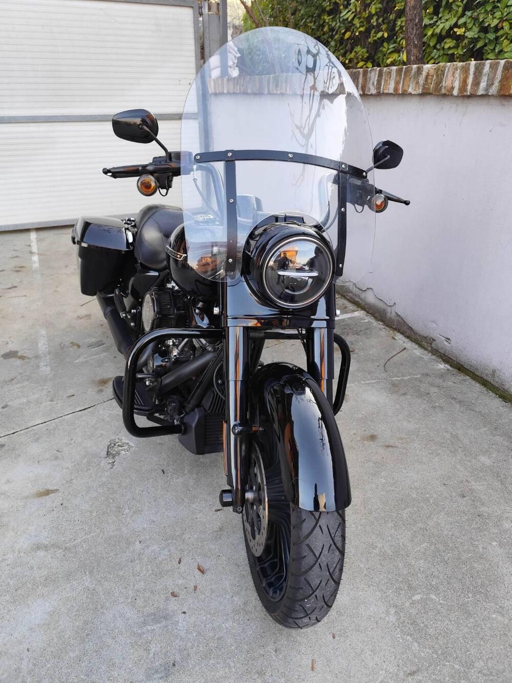 Harley-Davidson 107 Road King Special (2017 - 18) - FLHRXS (2)