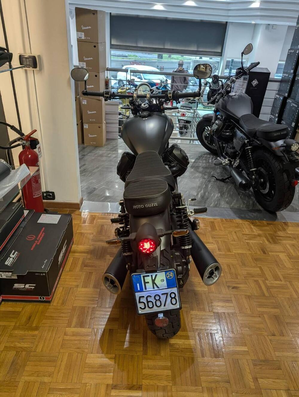 Moto Guzzi V9 Bobber Special Edition (2023 - 25) (3)