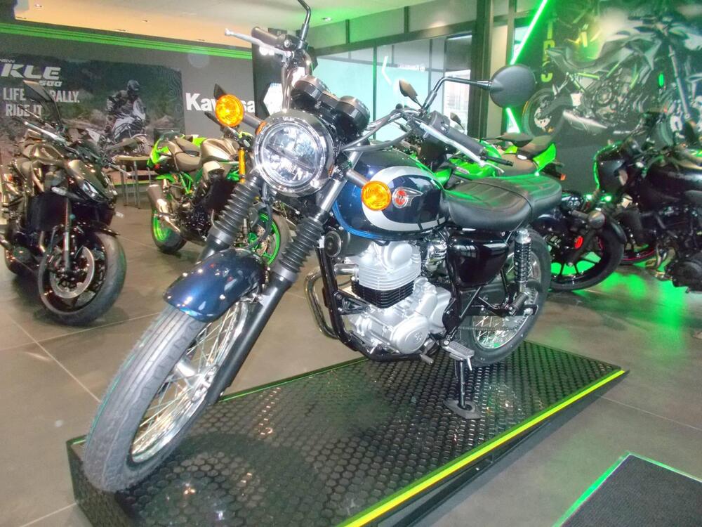 Kawasaki W 230 (2025 - 26) (2)