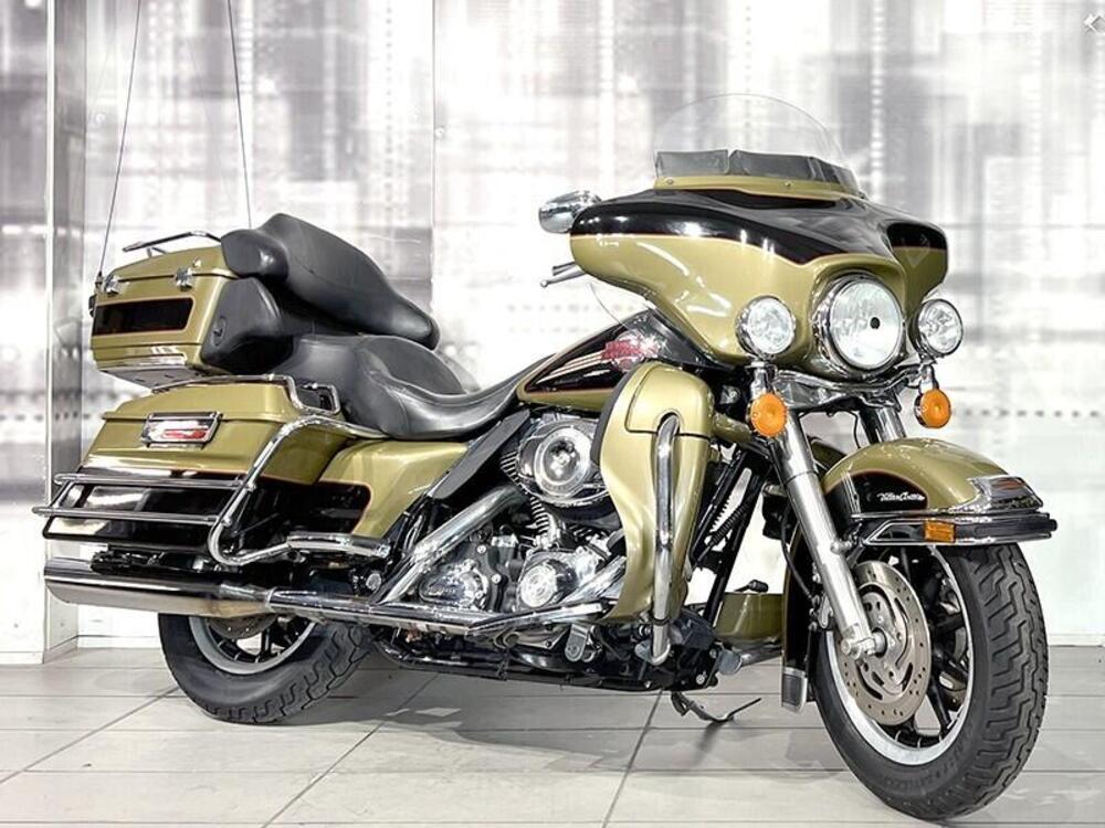 Harley-Davidson 1584 Electra Glide Ultra Classic (2007) - FLHTCU
