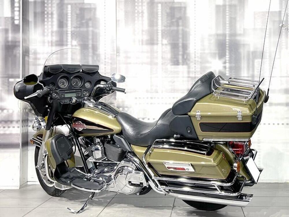 Harley-Davidson 1584 Electra Glide Ultra Classic (2007) - FLHTCU (2)