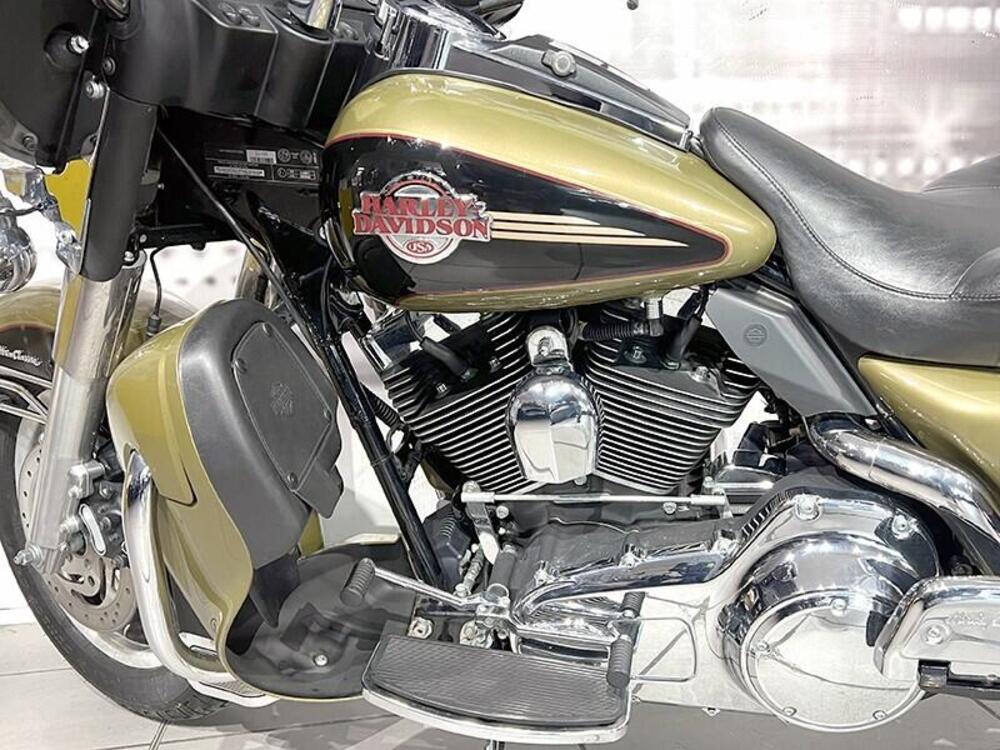 Harley-Davidson 1584 Electra Glide Ultra Classic (2007) - FLHTCU (5)