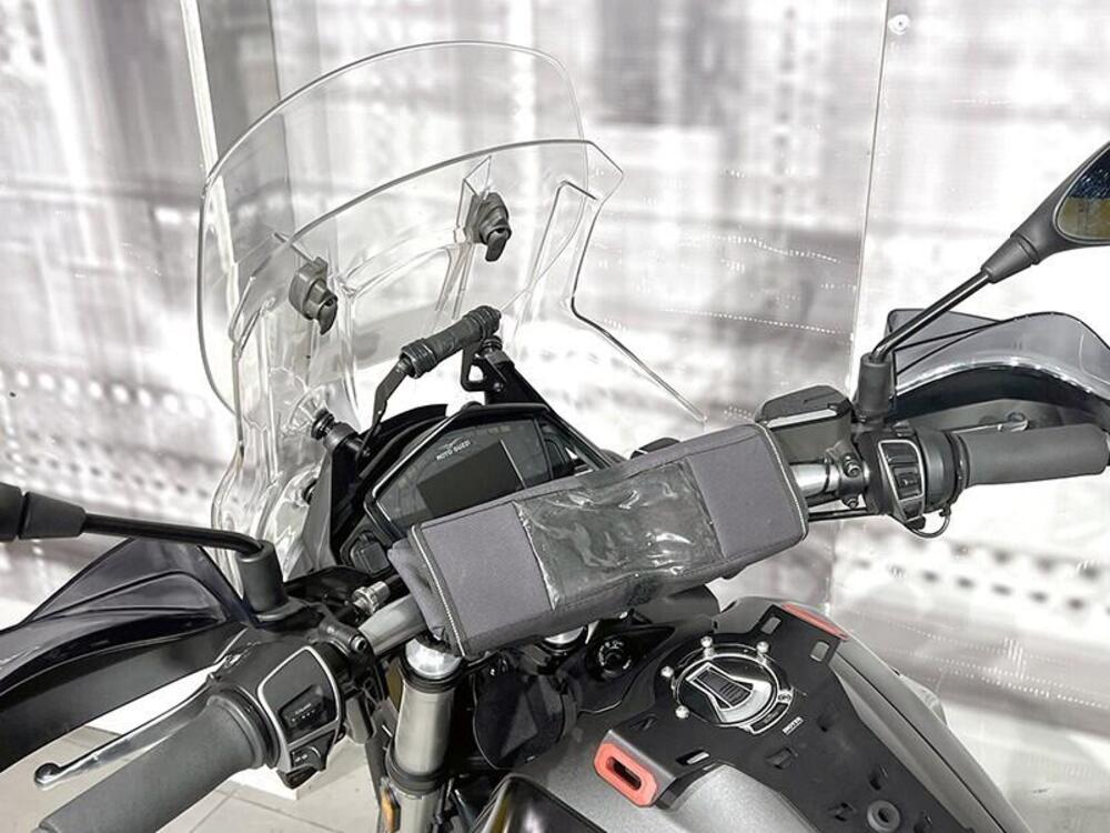 Moto Guzzi V85 TT (2021 - 23) (6)