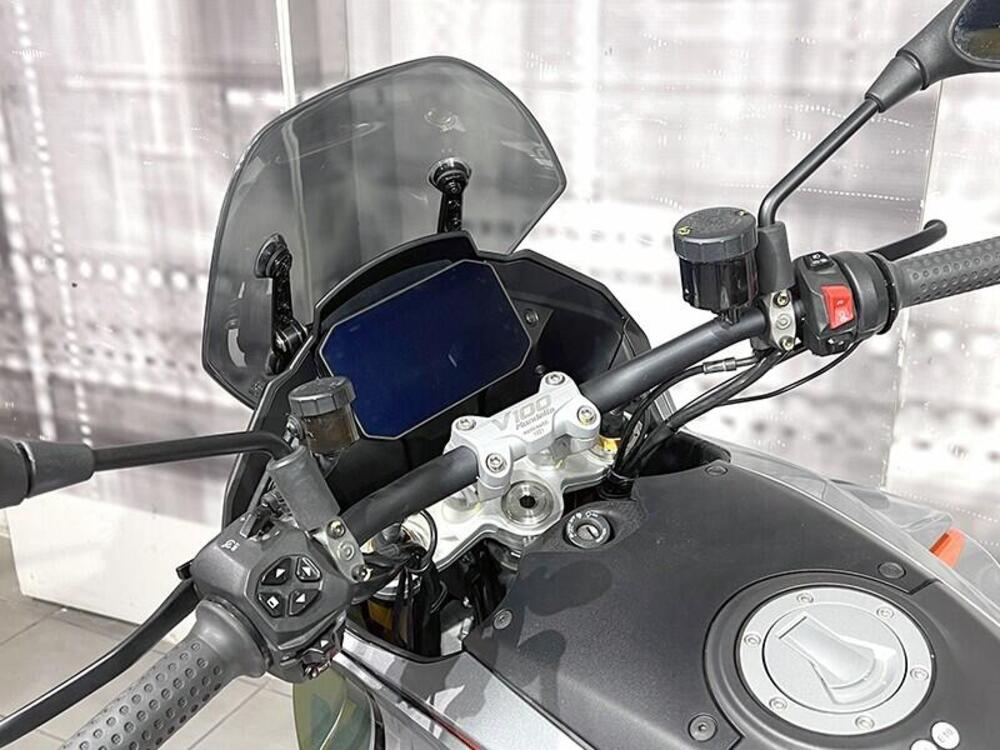 Moto Guzzi V100 Mandello S (2022 - 24) (6)