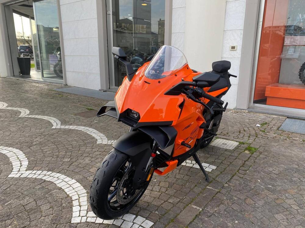 KTM 990 RC R (2026) (2)