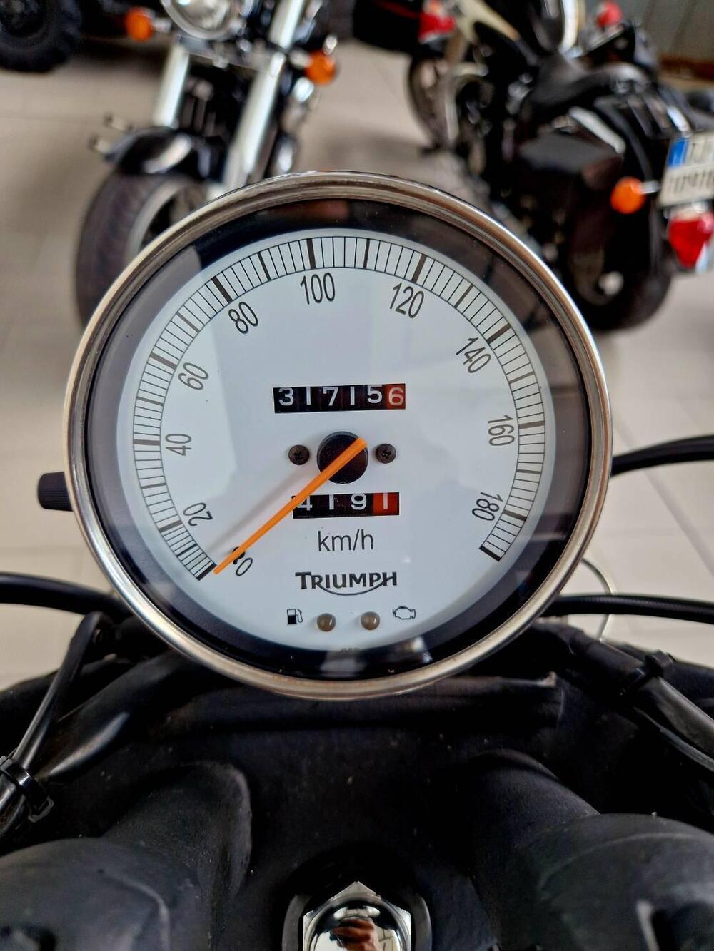 Triumph Speedmaster 865 (2005 - 10) (13)