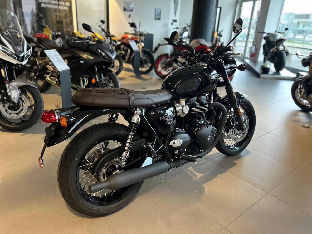 Triumph Bonneville T120 Black (2026) (2)