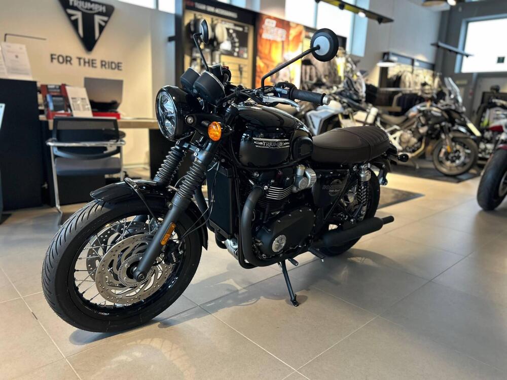 Triumph Bonneville T120 Black (2026) (4)