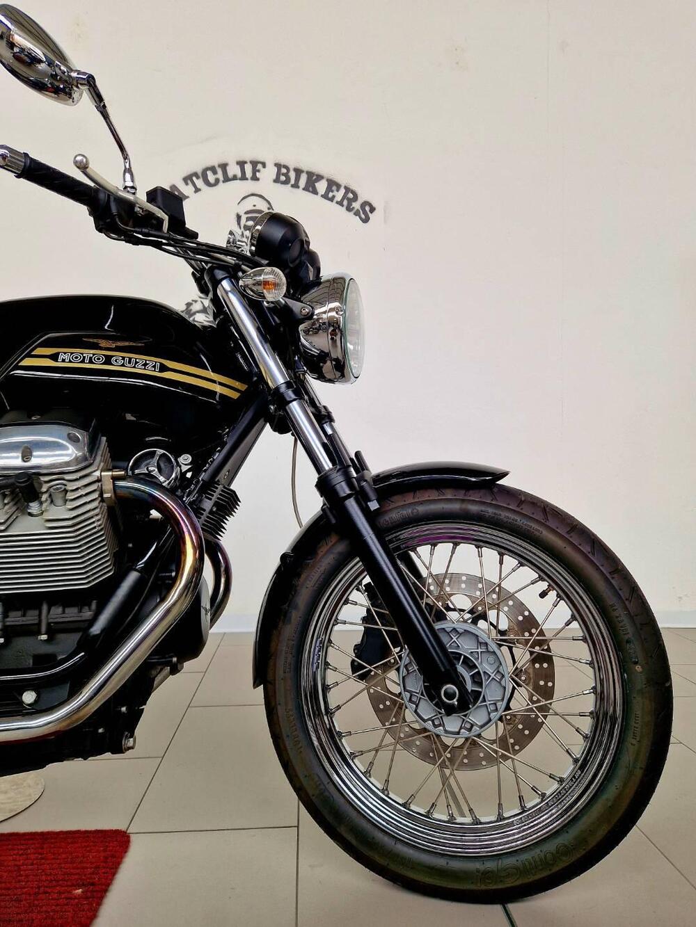 Moto Guzzi V7 Classic (2008 - 12) (16)