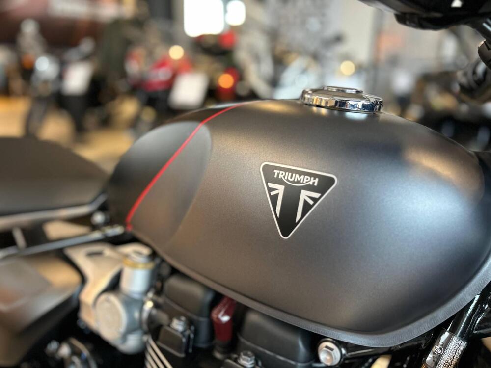 Triumph Bonneville Bobber 1200 (2026) (7)