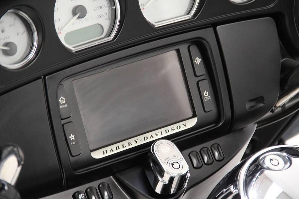 Harley-Davidson 107 Street Glide Special (2017 - 19) - FLHXS (13)