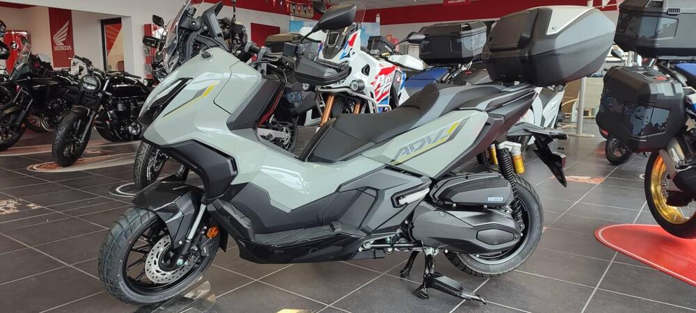 Honda ADV 350 Special Edition (2025 - 26) (2)