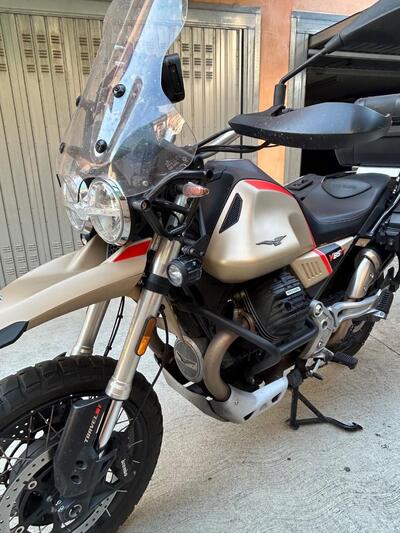 Moto Guzzi V85 TT Travel (2021 - 23) usata