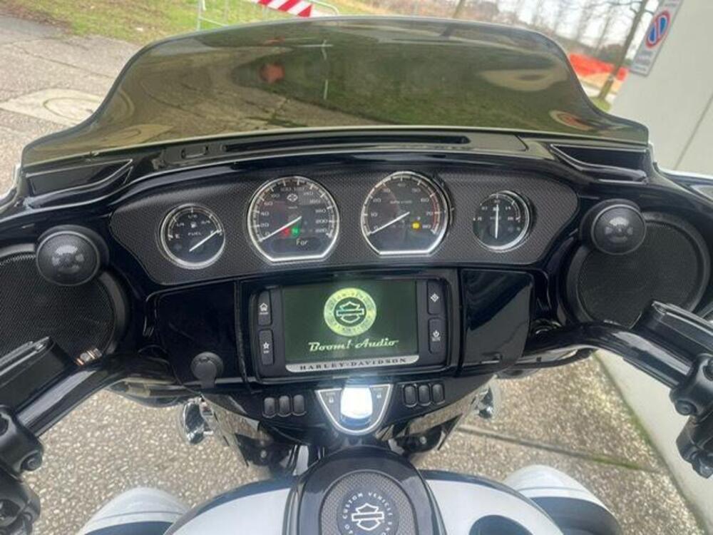 Harley-Davidson 110 Street Glide (2016) - FLHXSE (4)