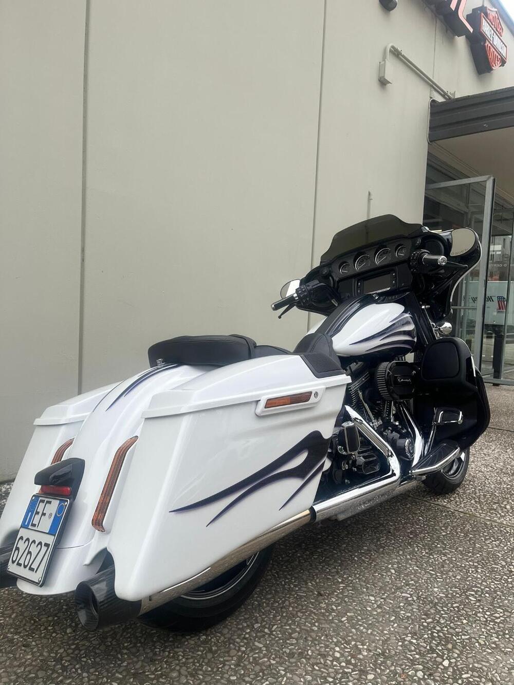 Harley-Davidson 110 Street Glide (2016) - FLHXSE (6)