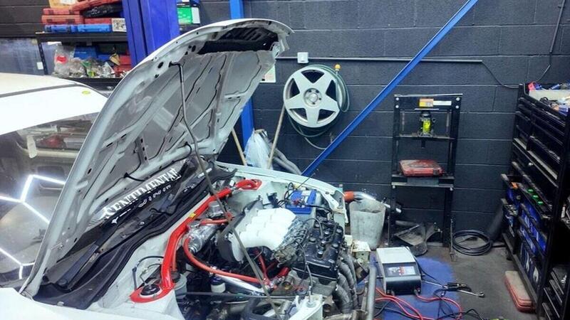 Motore Hayabusa, telaio Micra: la ricetta perfetta per il caos [VIDEO]