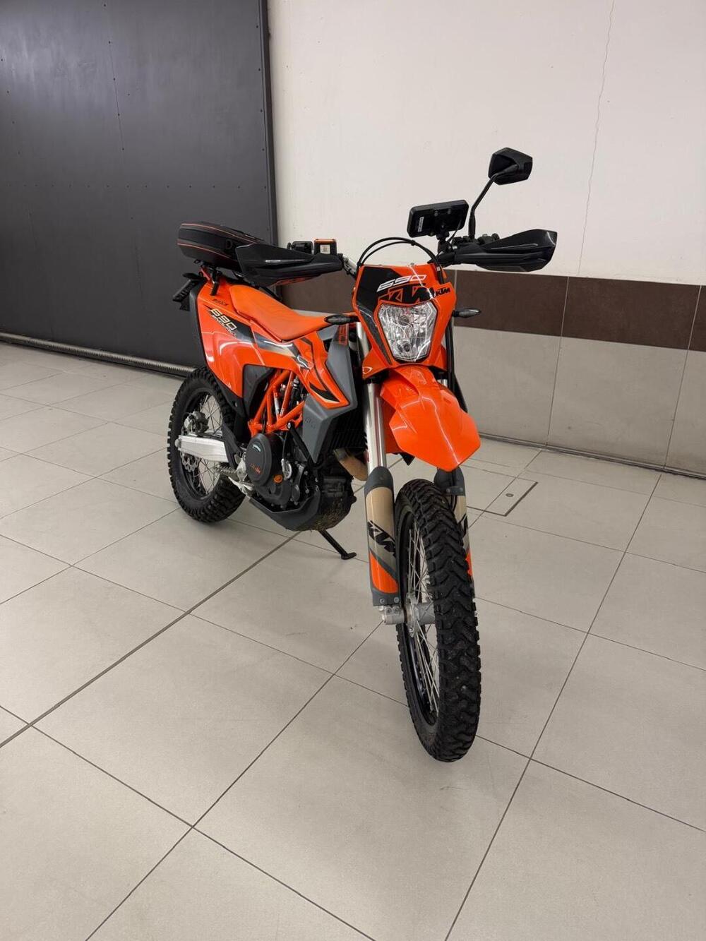 KTM 690 Enduro R (2022 - 25) (4)