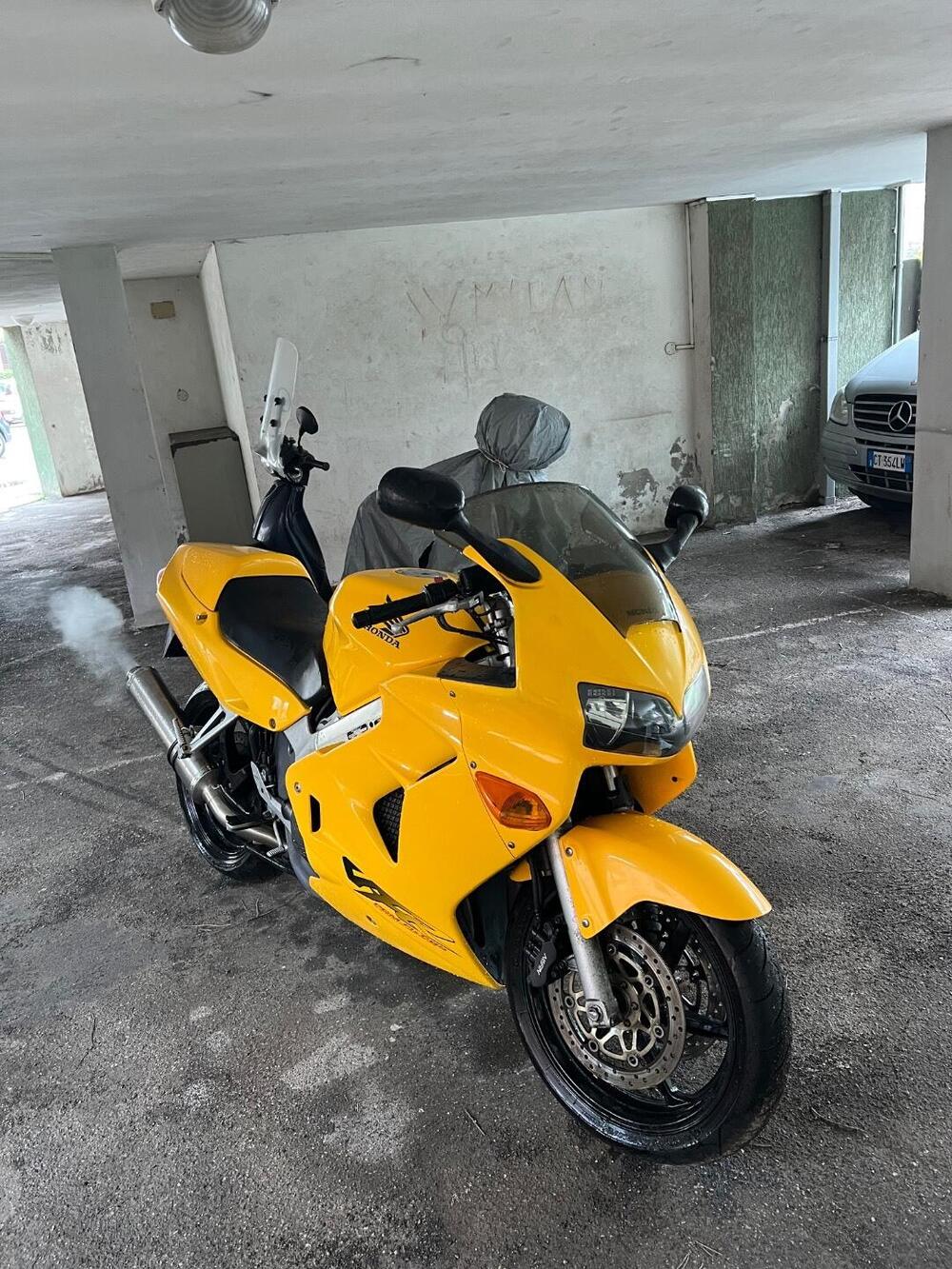 Honda VFR 800 (10)